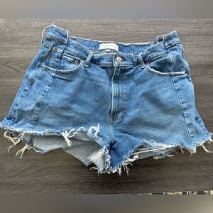 Abercrombie & Fitch The Mom Short High Rise